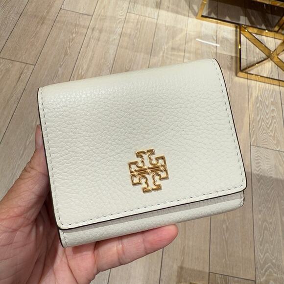 NWT Tory Burch Britten Compact Wallet 159431 In New Ivory - Picture 1 of 6